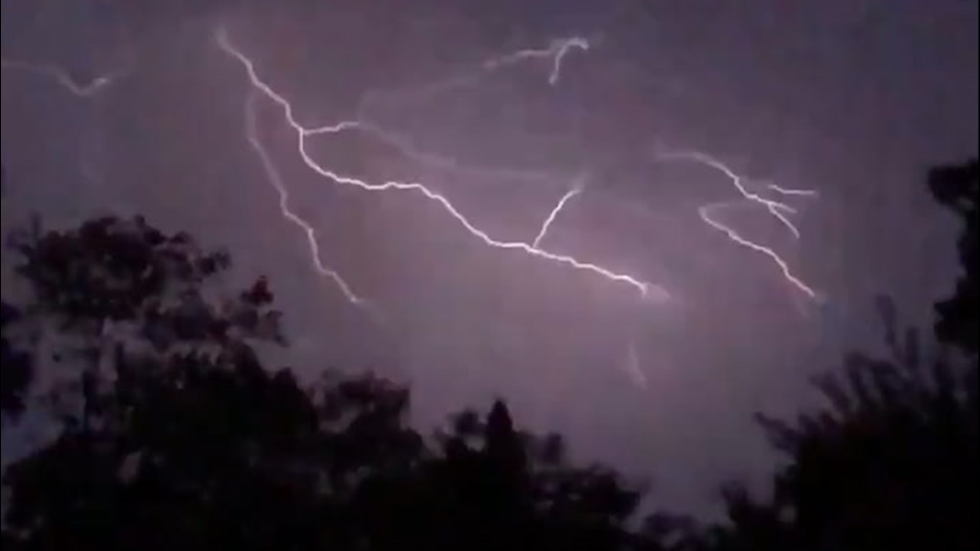 Lightning puts on impressive show | wfaa.com