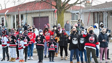Wayne Gretzky delivers emotional eulogy at father's funeral