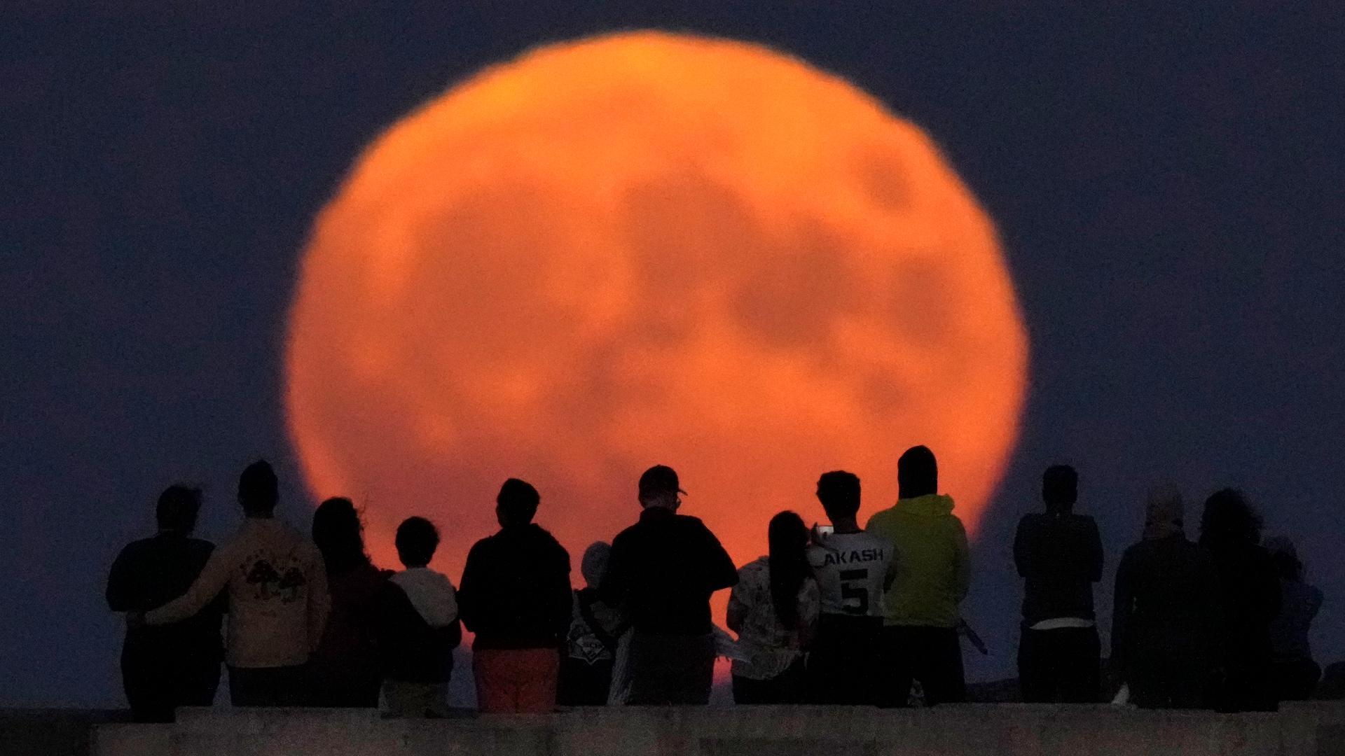 When is the super blue moon? Rare moon will rise in DFW Monday | wfaa.com