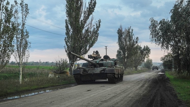 Ukraine presses counteroffensive after Russian setback