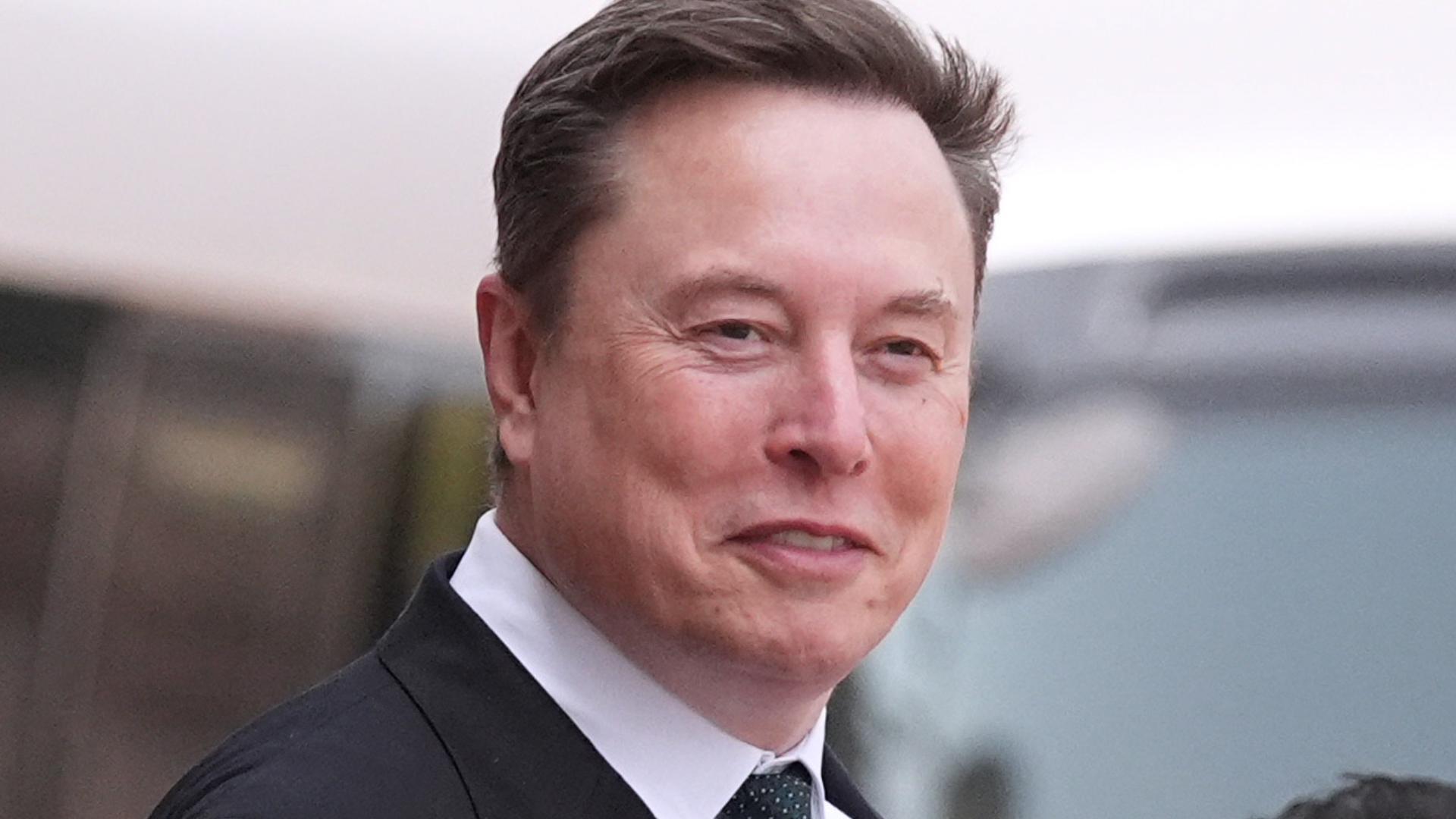 Elon Musk says he will give a SpaceX share to every kid in America