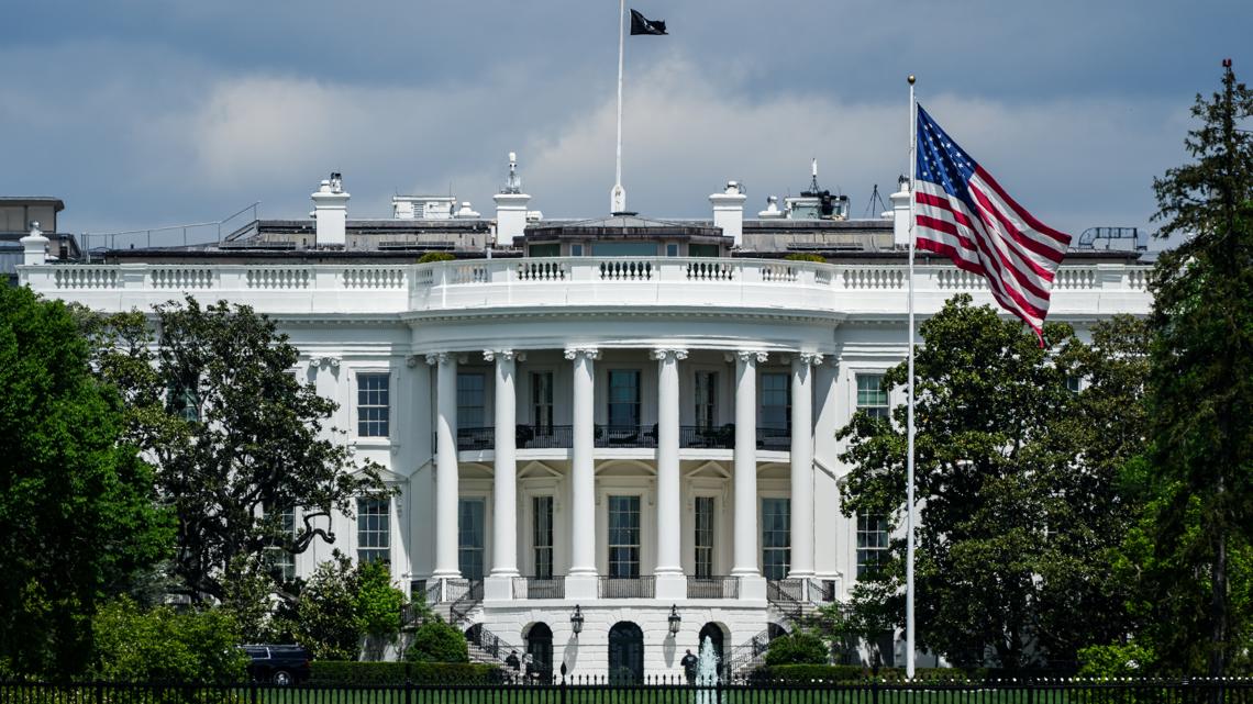 Gunman dead, bystander wounded as Secret Service responded to shots fired near White House U.S. Secret Service has co...