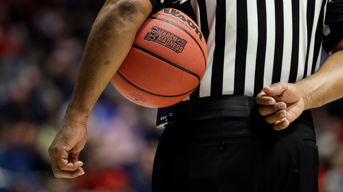 March Madness 2023: How much are referees paid? | wfaa.com