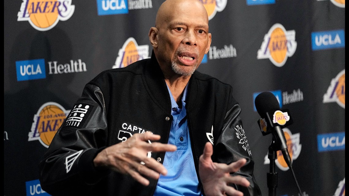 NBA Great Kareem Abdul-Jabbar Falls At L.A. Concert, Breaks Hip | Wfaa.com