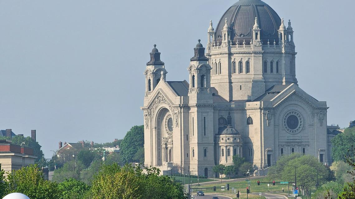 Canadian wildfire smoke forces air quality alerts for Midwest | wfaa.com