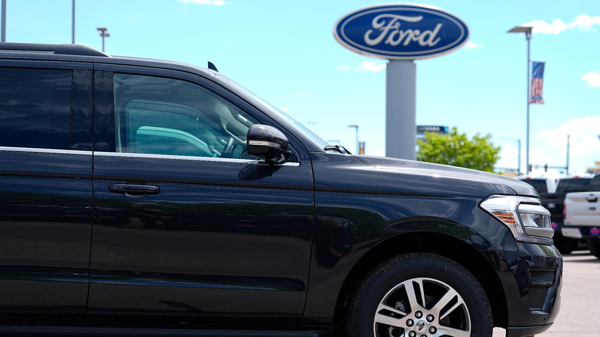 Ford recalls nearly 274,000 SUVs over brake fluid leak risk wfaa