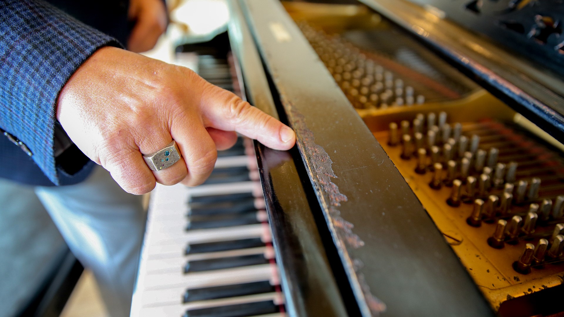 Edison Strong Thomas Edison may have bitten this historic piano | wfaa.com