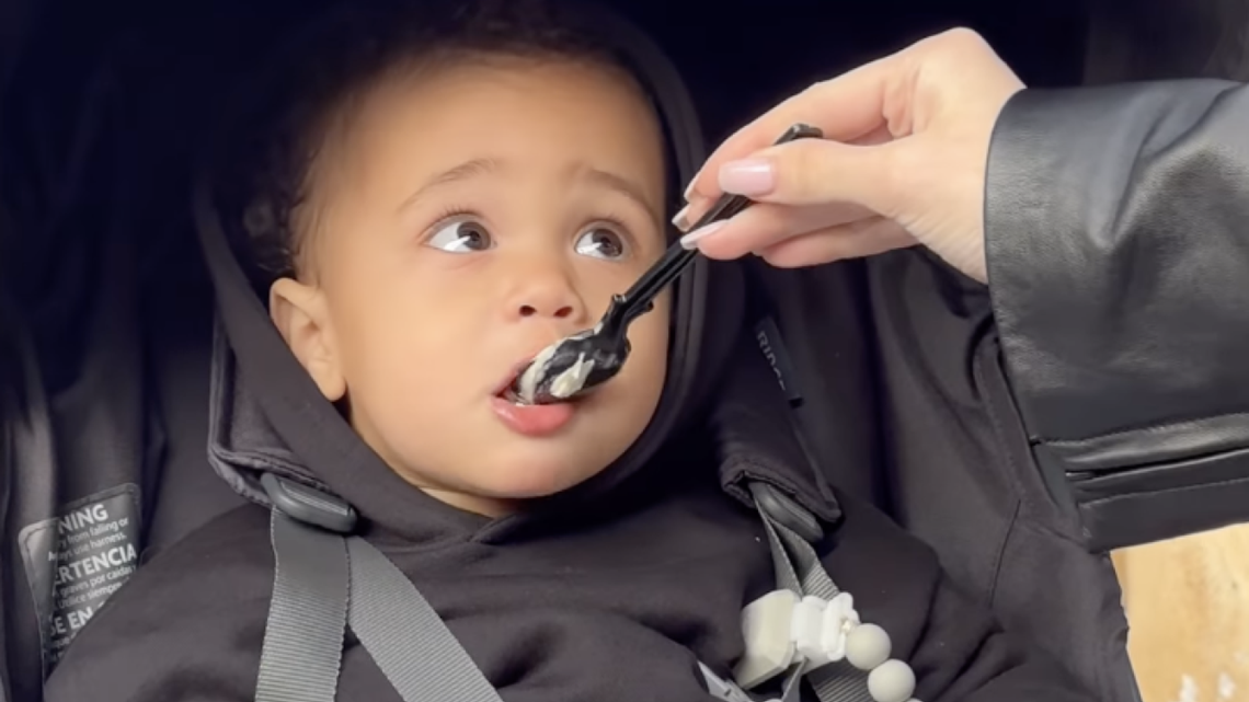 Kylie Jenners Son Aires Cooking Skills Will Melt Your Heart And Make You Laugh - 2bs0str