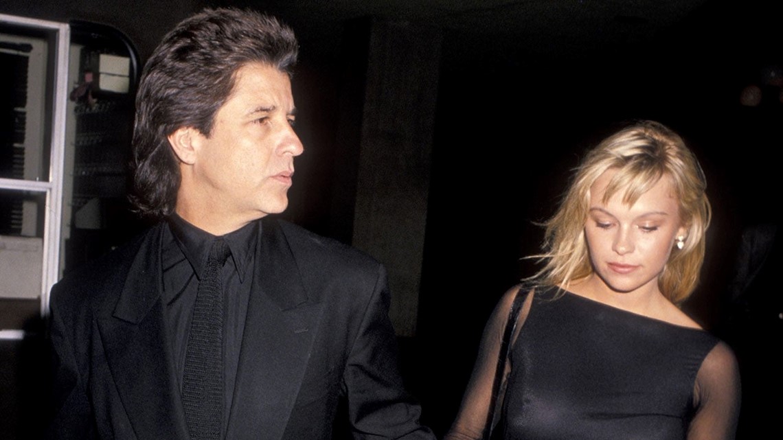 Pamela Anderson Marries Producer Jon Peters in Surprise Ceremony