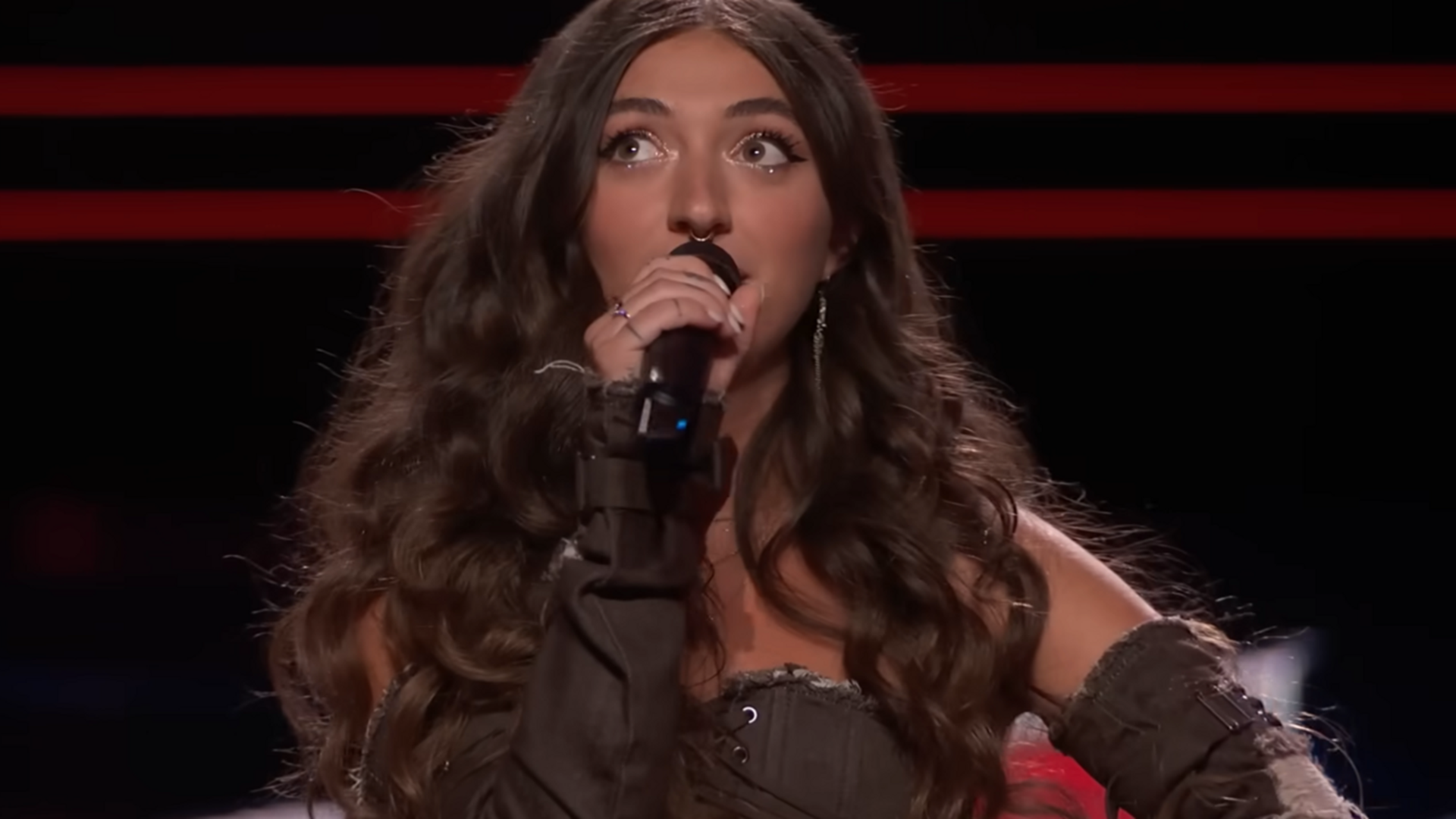'The Voice': Nini Iris Tells Niall Horan She Used to Write One