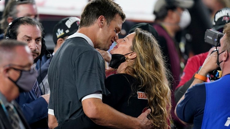 Gisele and Tom Brady Share New Wedding Pics on Anniversary