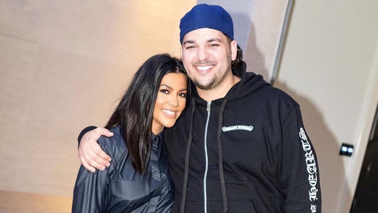 Rob Kardashian Is Putting His Health and Fatherhood Ahead of Dating, Says  Source