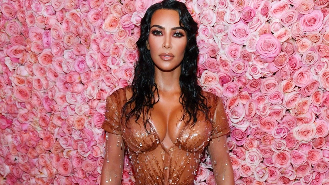 Kim Kardashian Shows Off Her Bikini Body This Is 40 Wfaa Com