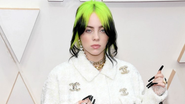 Billie Eilish Ditches Her Neon Green Hair for Classic ...