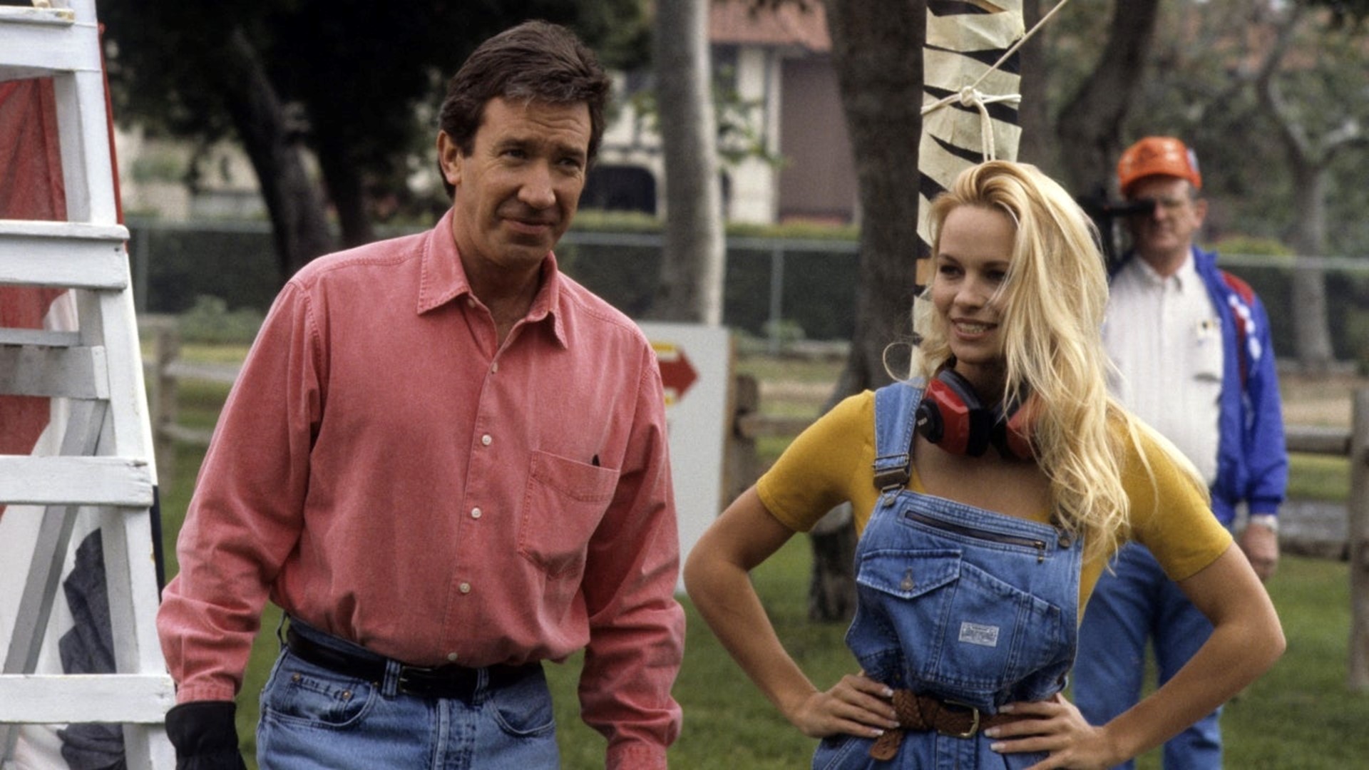 Pamela Anderson Claims Tim Allen Flashed Her On Home Improvement Set Actor Denies Allegation