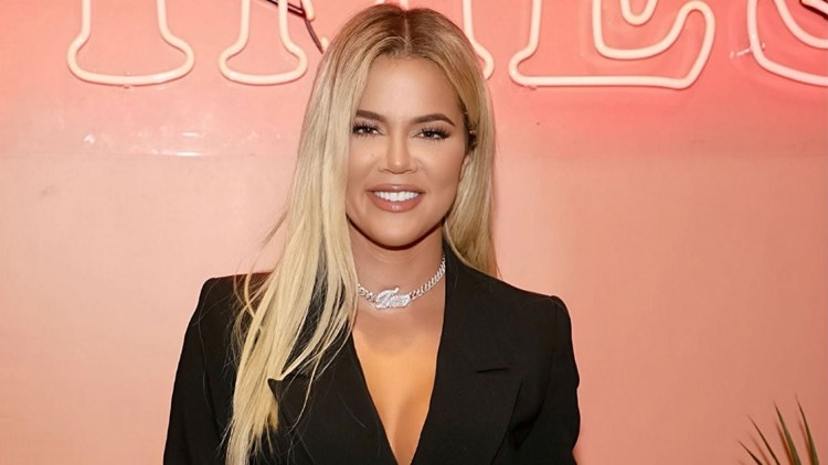 Khloe kardashian deals mommy necklace