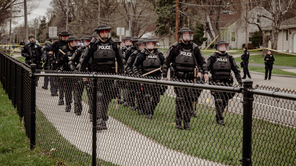 Daunte Wright shooting: Protests erupt after police shoot, kill Black ...