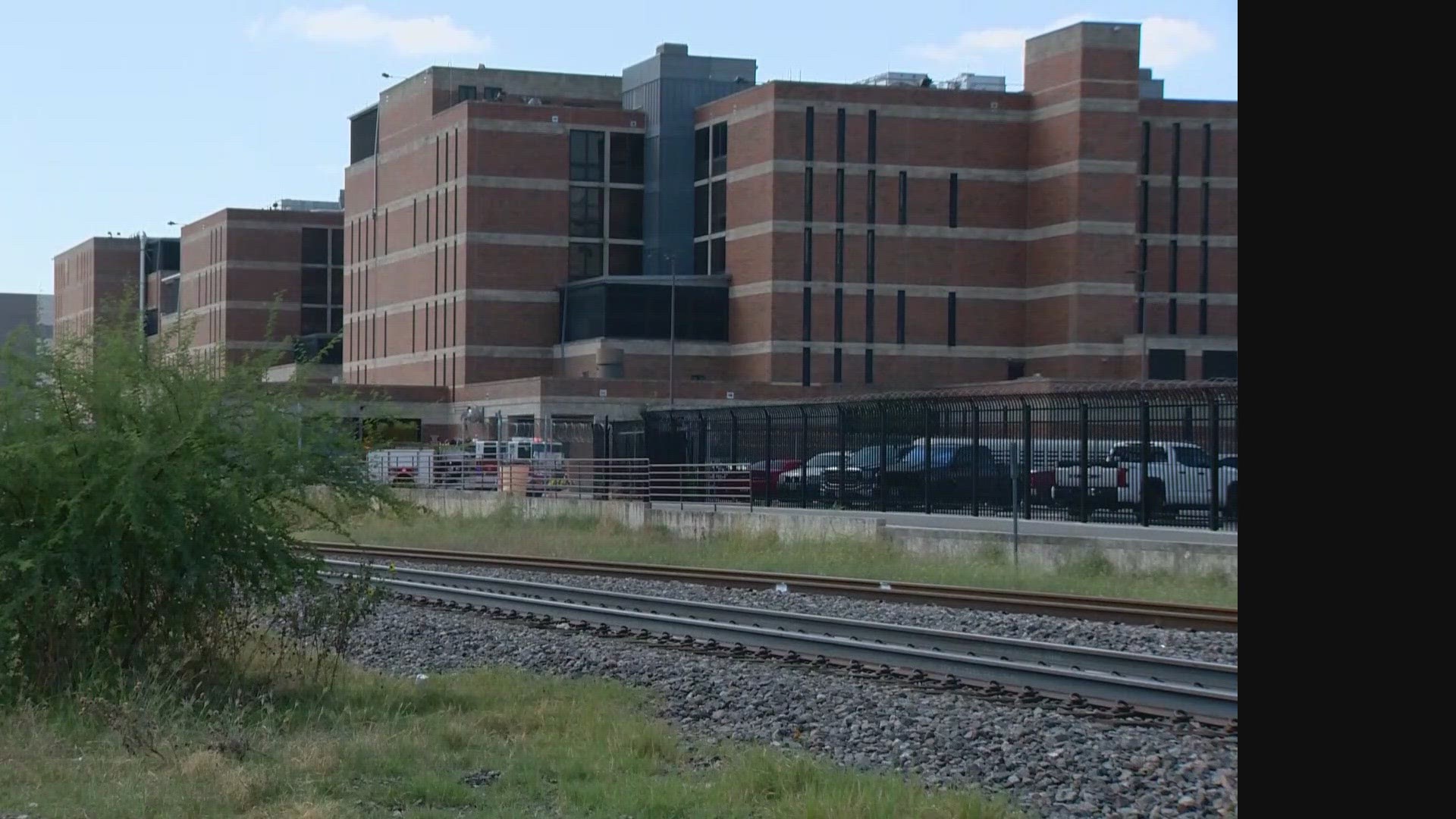 Inmate dies from ruptured ulcer while in custody at Bexar County jail ...
