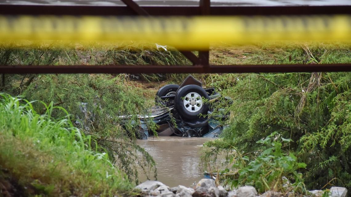 5 dead, a dozen rescued from flooded roadway in northeast San Antonio, SAFD says