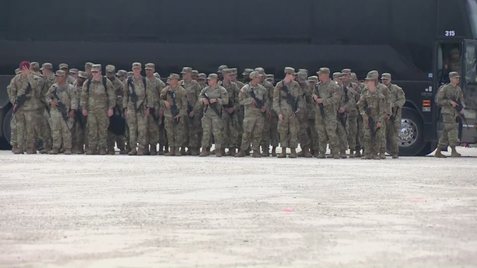 First Texas National Guard troops move into new Eagle Pass base | wfaa.com