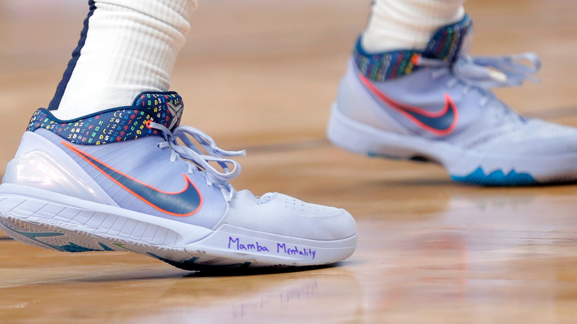 kobe bryant chuck taylors