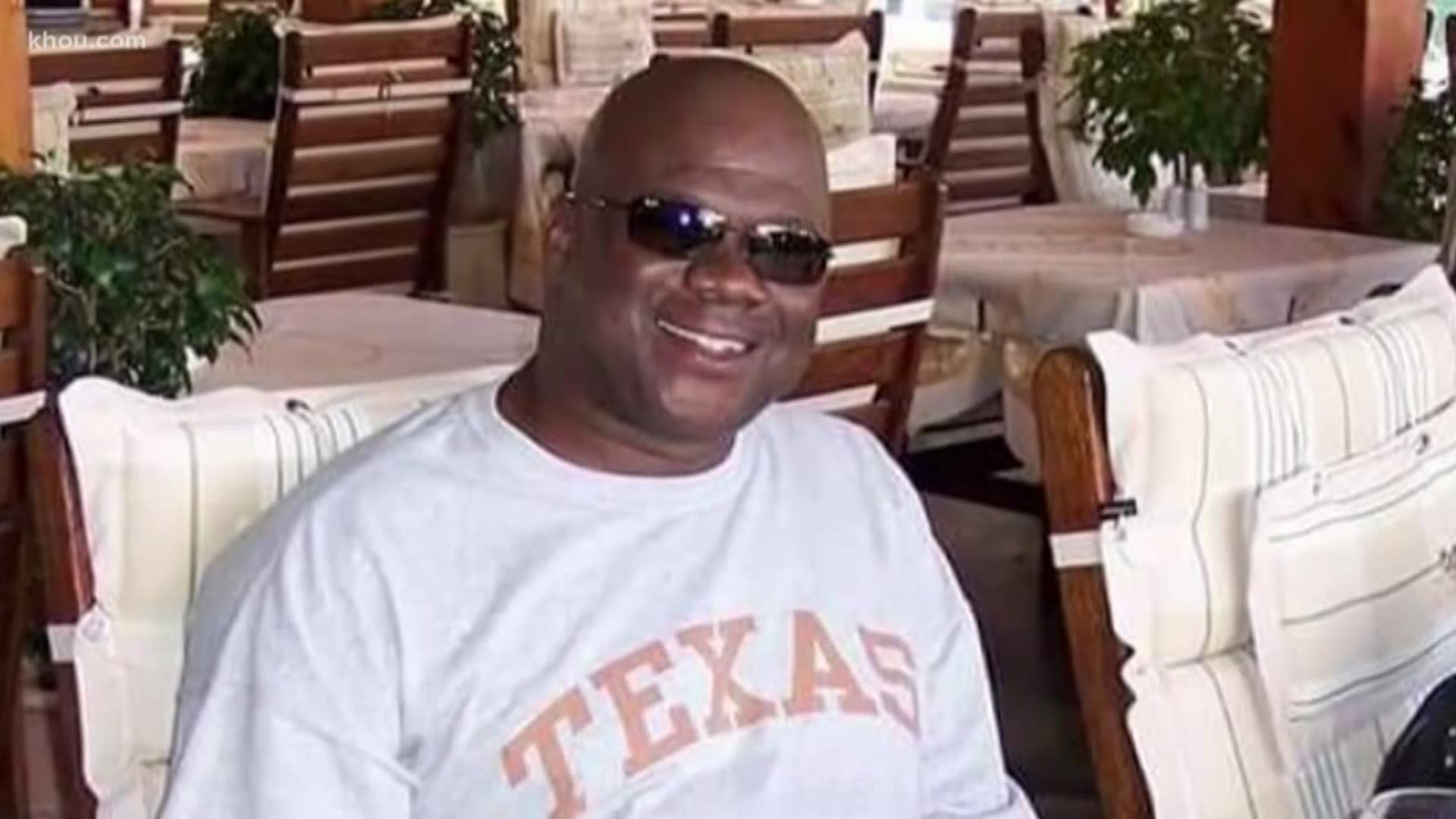 A Houston wants to make sure a Texas veteran gets a proper burial and tribute after he died in his apartment but wasn't found until three years later.
