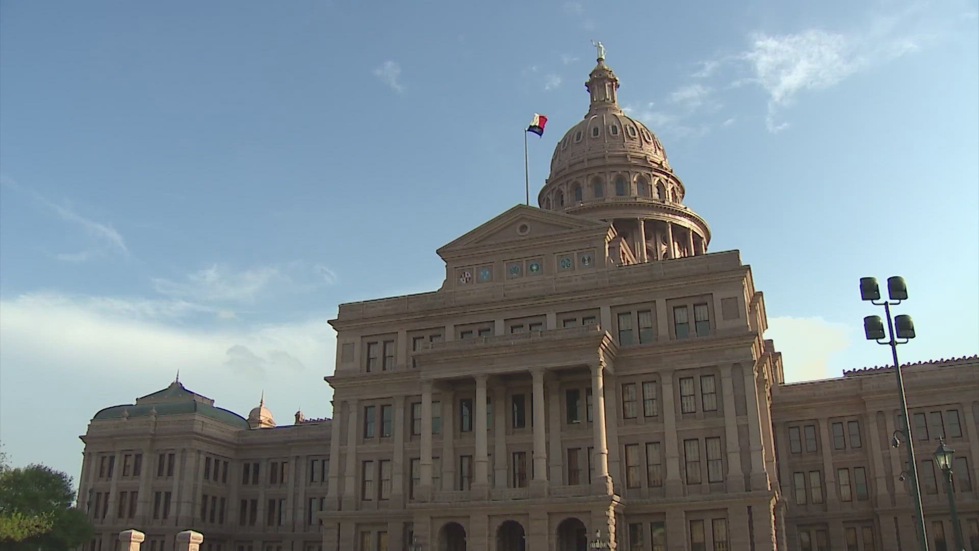 Texas governor threatens to arrest Democrats who fled state | wfaa.com