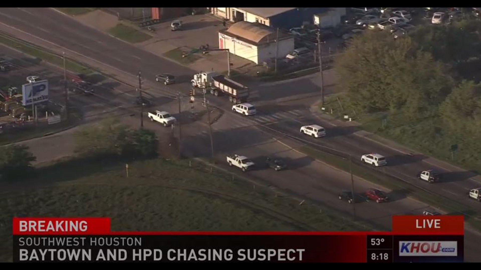 Assault suspect leads police on bizarre slow-speed chase | wfaa.com