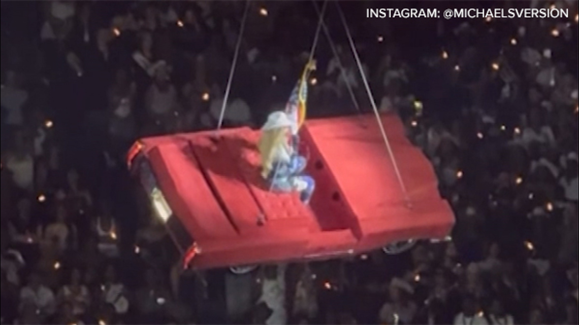 Beyonce Houston concert malfunction: Suspended car gives crowd a scare ...
