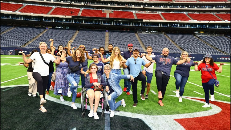 Texans rookie thanks hospital family for support during cancer recovery