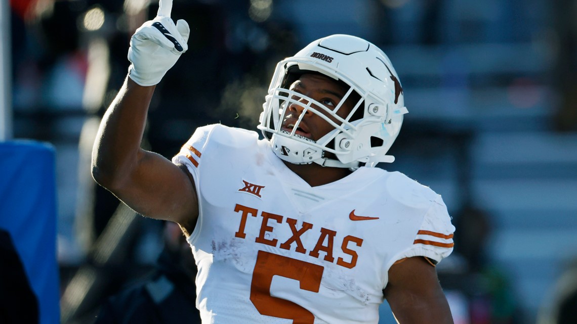 2023 NFL Draft: Eagles land Texas RB Bijan Robinson in early mocks