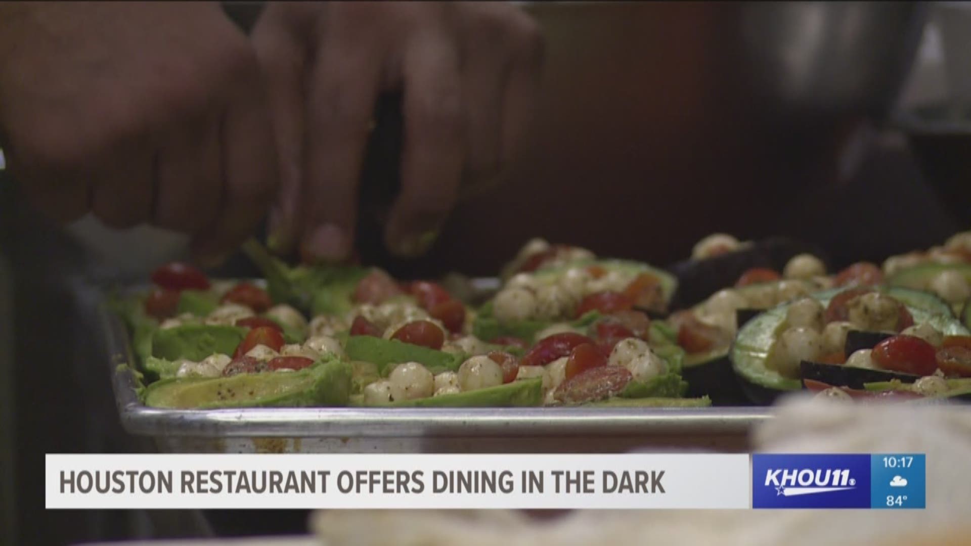Lights are optional at one Houston restaurant, as customers experience food in ways that spark their other senses. Just over two dozen people signed on for the meal at Henderson Heights Pub, knowing their senses would be put to the test Monday.