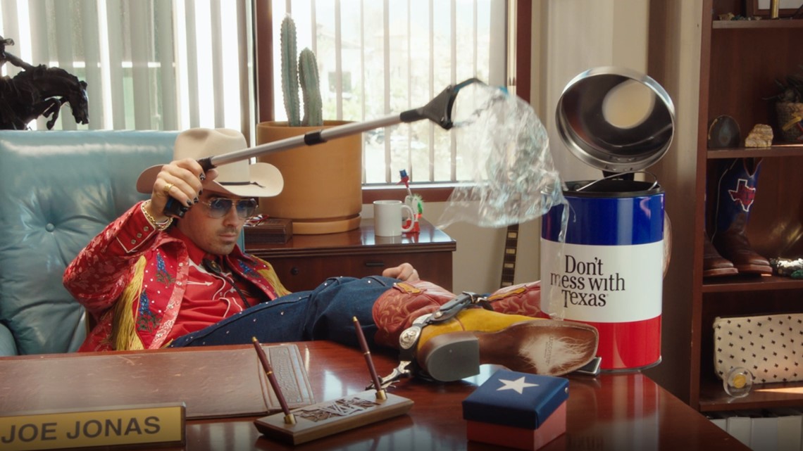 Joe Jonas Don't mess with Texas campaign