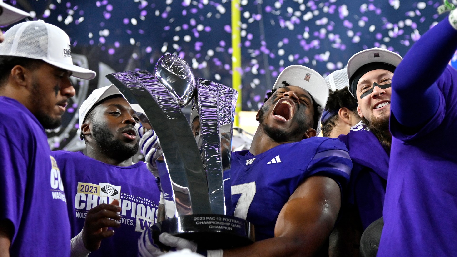 Washington Huskies wrapped up a spot in the College Football Playoff, beating No. 5 Oregon on Friday night in the Pac-12 Championship.
