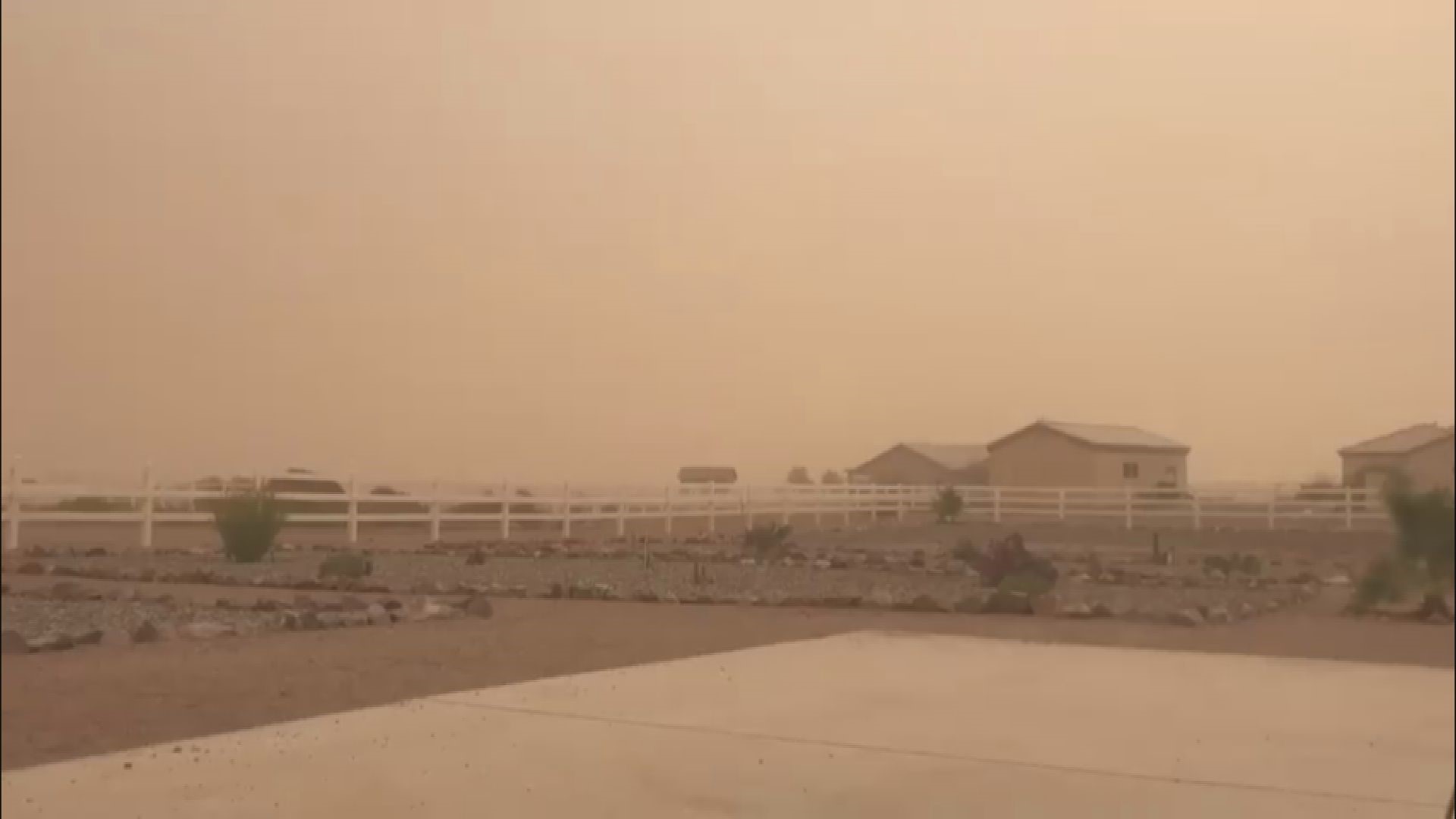 PHOTOS: Large wall of dust in Phoenix monsoon storm July 5, 2018 | wfaa.com