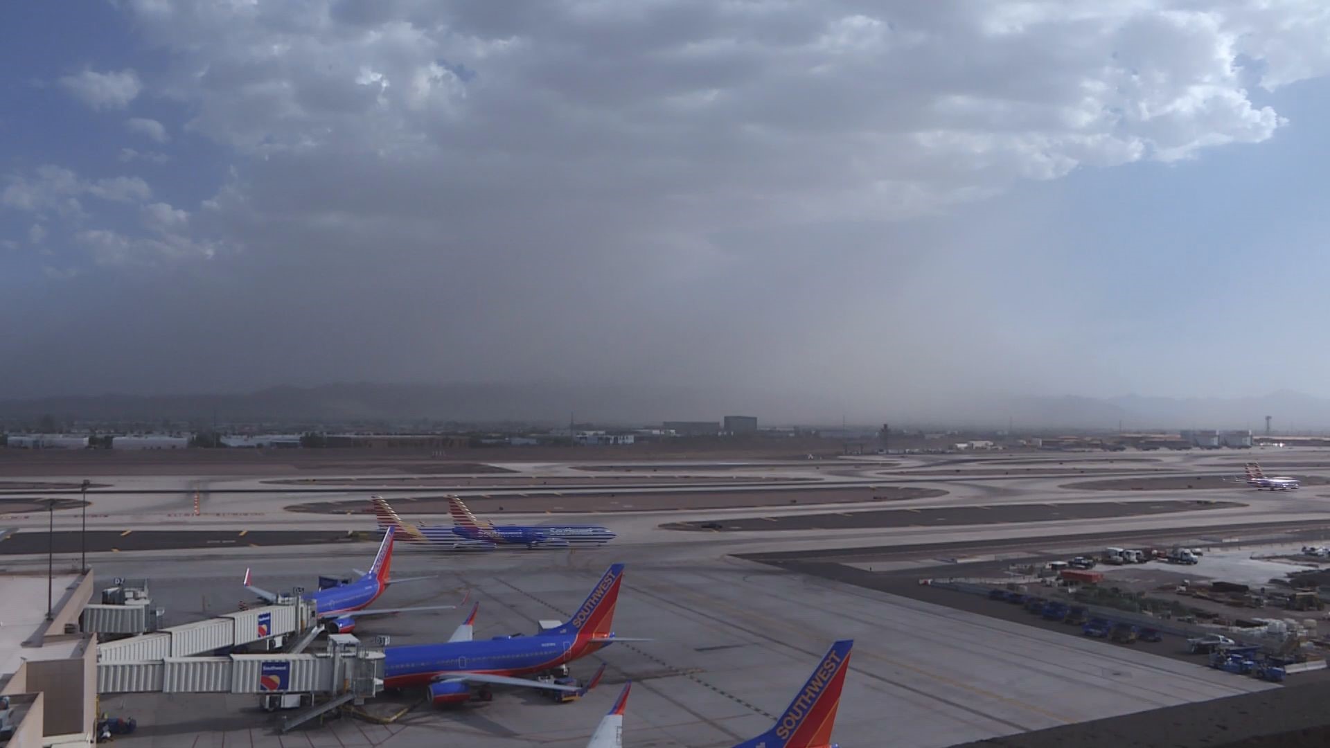 PHOTOS: Large wall of dust in Phoenix monsoon storm July 5, 2018 | wfaa.com