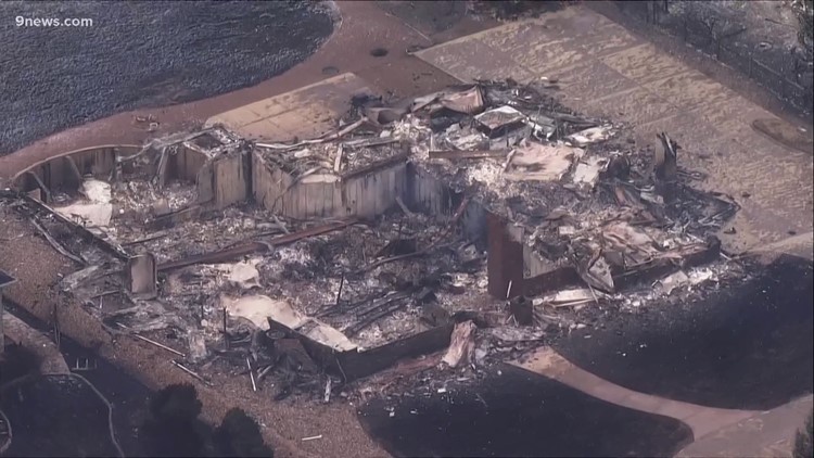 Hundreds of homes destroyed in Colorado wildfire