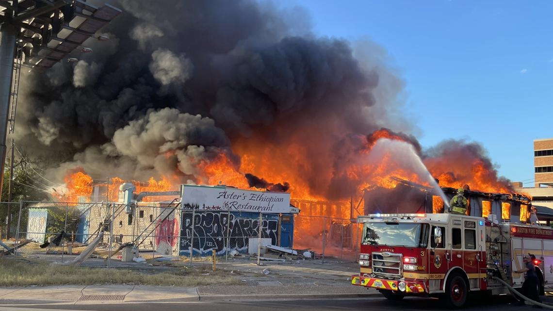 Massive fire under control after sparking at abandoned motel near I-35, UT Austin campus