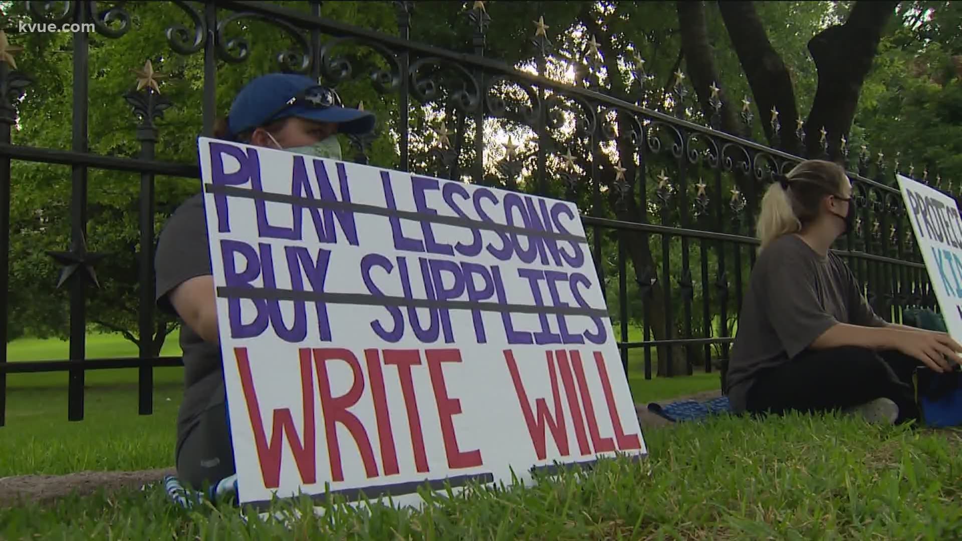 Texas schools won't lose state funding if local health officials order classrooms to stay closed this fall. Mari Salazar has more.