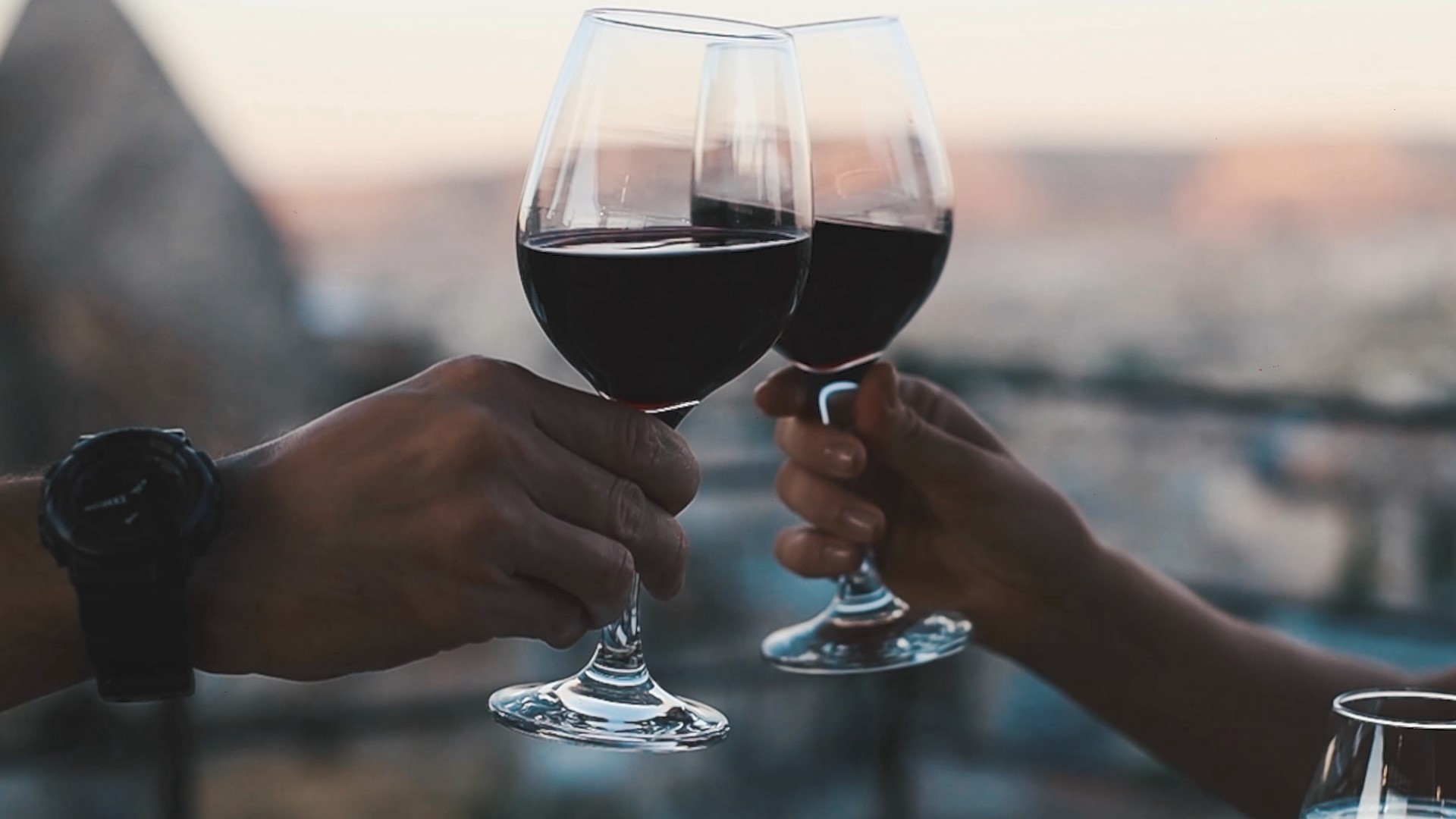 For a long time we've been told that having a few glasses of wine or alcohol a week can be good for us. A new study out of the UK suggests this may not be entirely true, in fact, the authors of the study say these conclusions are based on bad science. Veuer's Johana Restrepo has more.