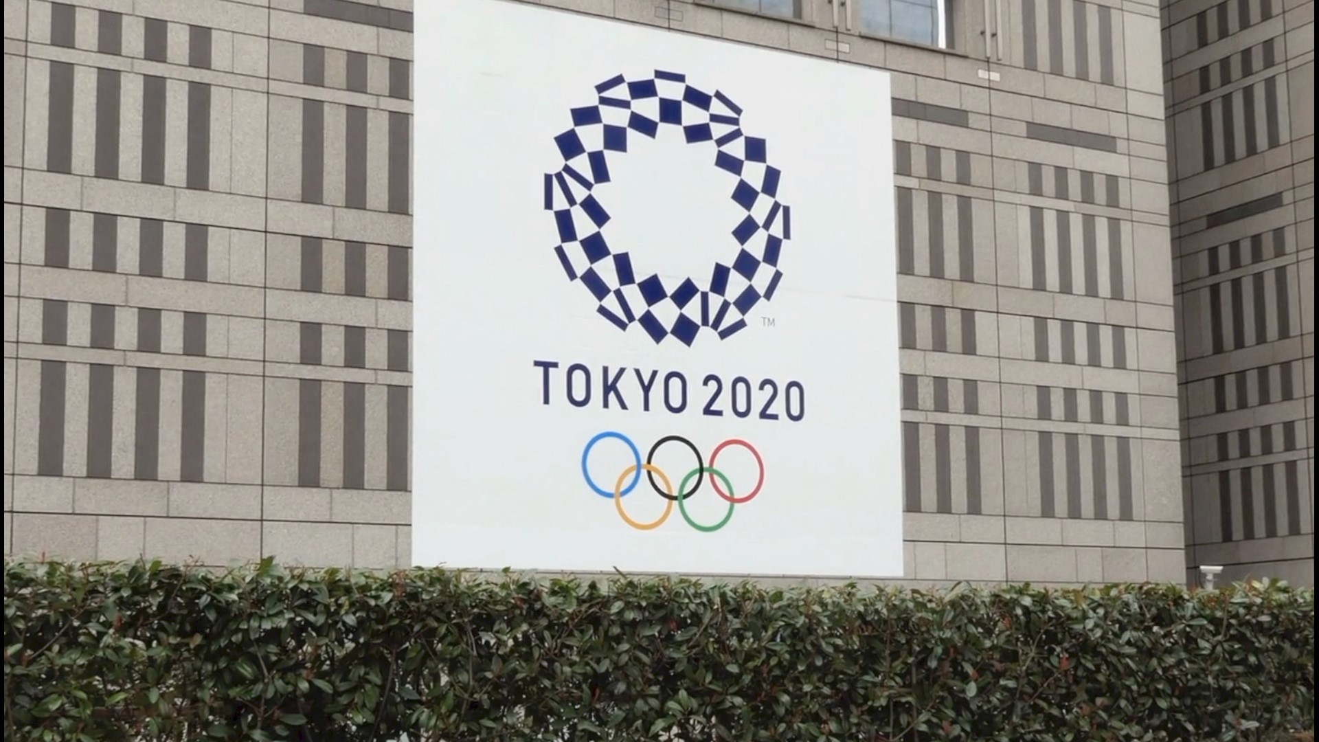 As the coronavirus continues to spread, the World Health Organization says there is no reason to cancel the Olympics. Veuer's Tony Spitz has the details.