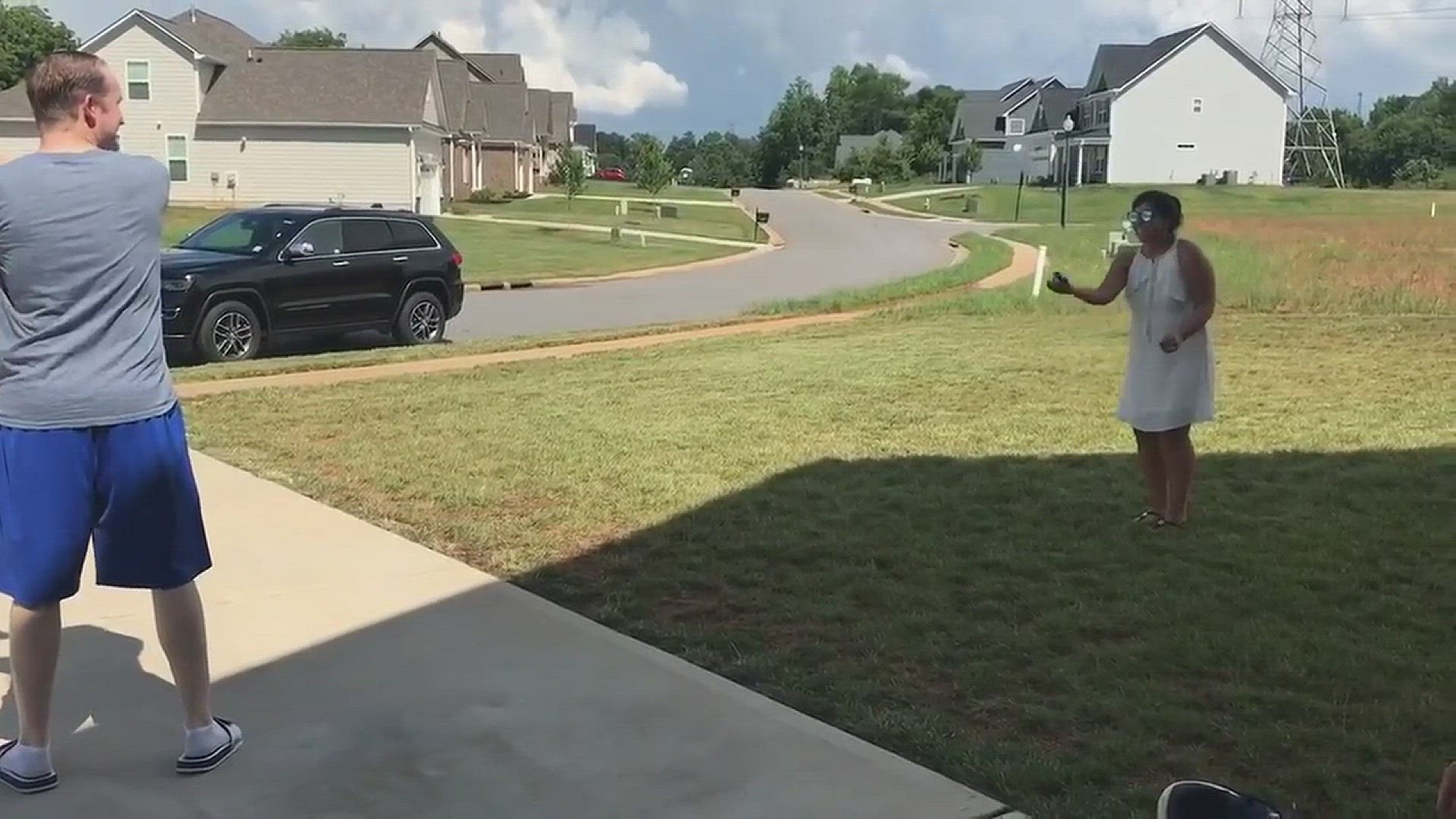 Couple Strikes Out During Hilarious Gender Reveal Fail 4025