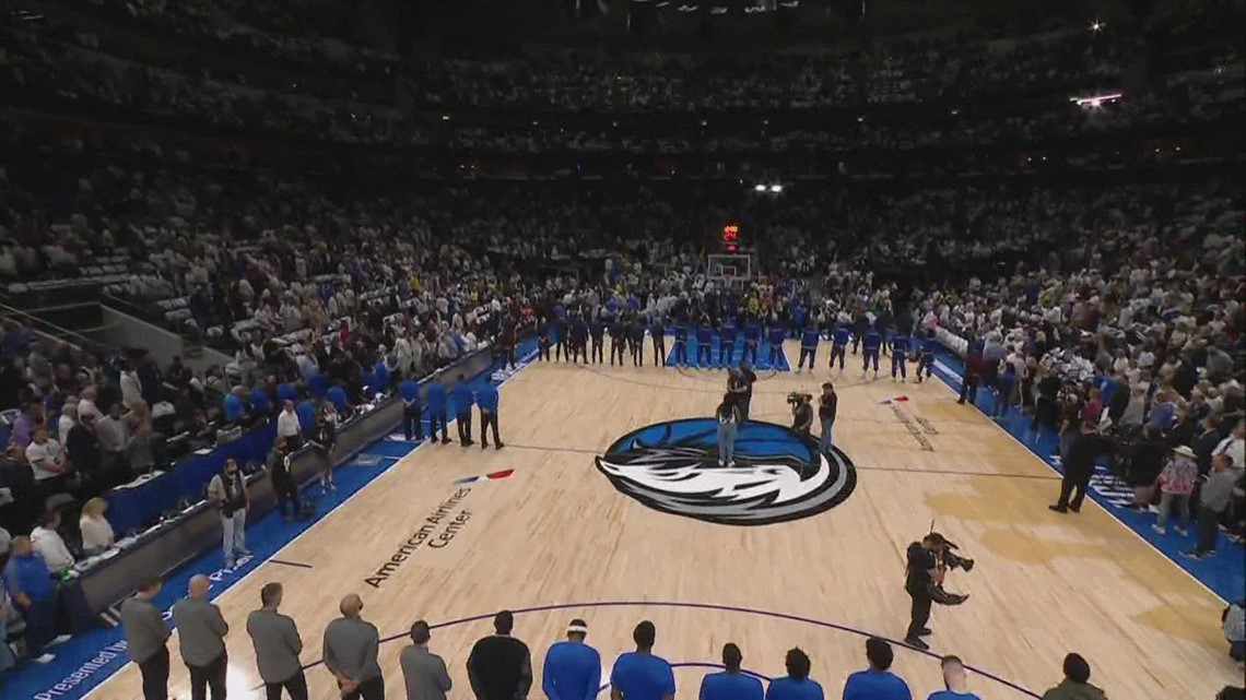 Moment of silence held before start of Game 4 between Mavs and Warriors