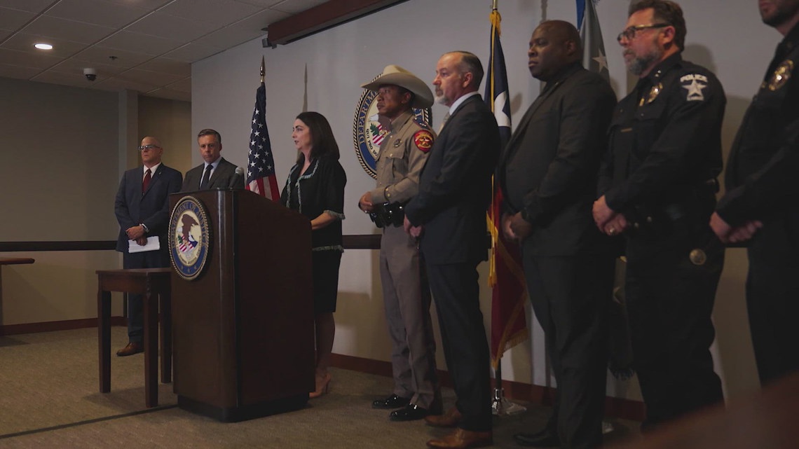 10 people arrested in attack on Texas ICE detention facility | wfaa.com