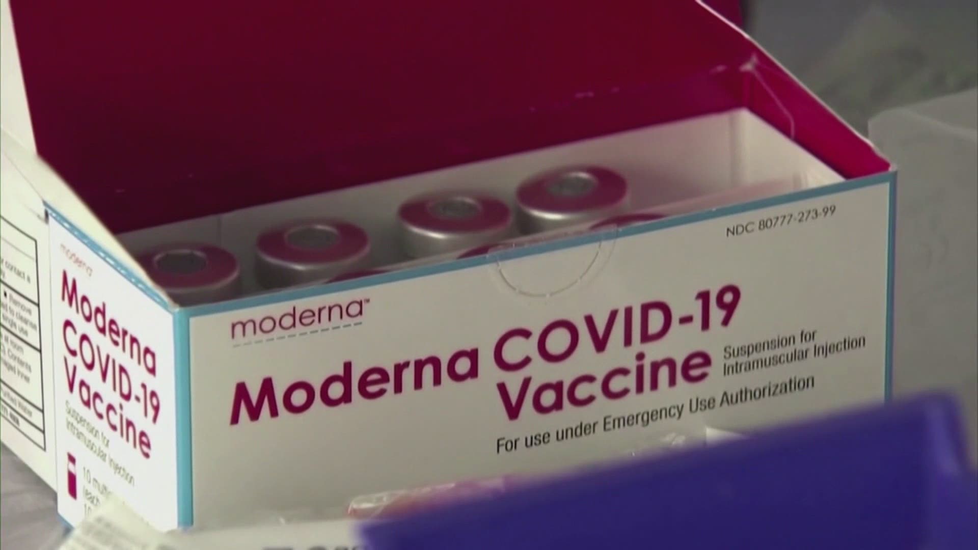 An infectious disease expert is advising not to take over-the-counter pain relievers like acetaminophen or ibuprofen before getting the COVID-19 vaccine.