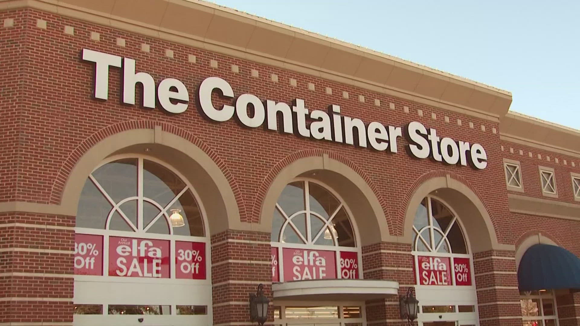 It is the latest in a l ine of retailers to file for bankruptcy after customers begin cutting back on discretionary spending.