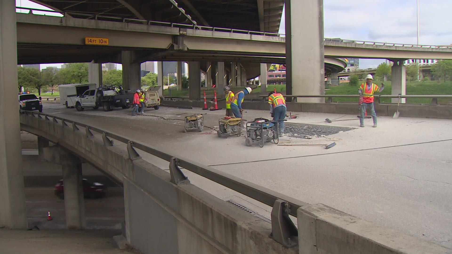 The Dallas County Sherriff's Office said an 18-wheeler taking the ramp from northbound I-45 to westbound I-30 lost its load, damaging the ramp.