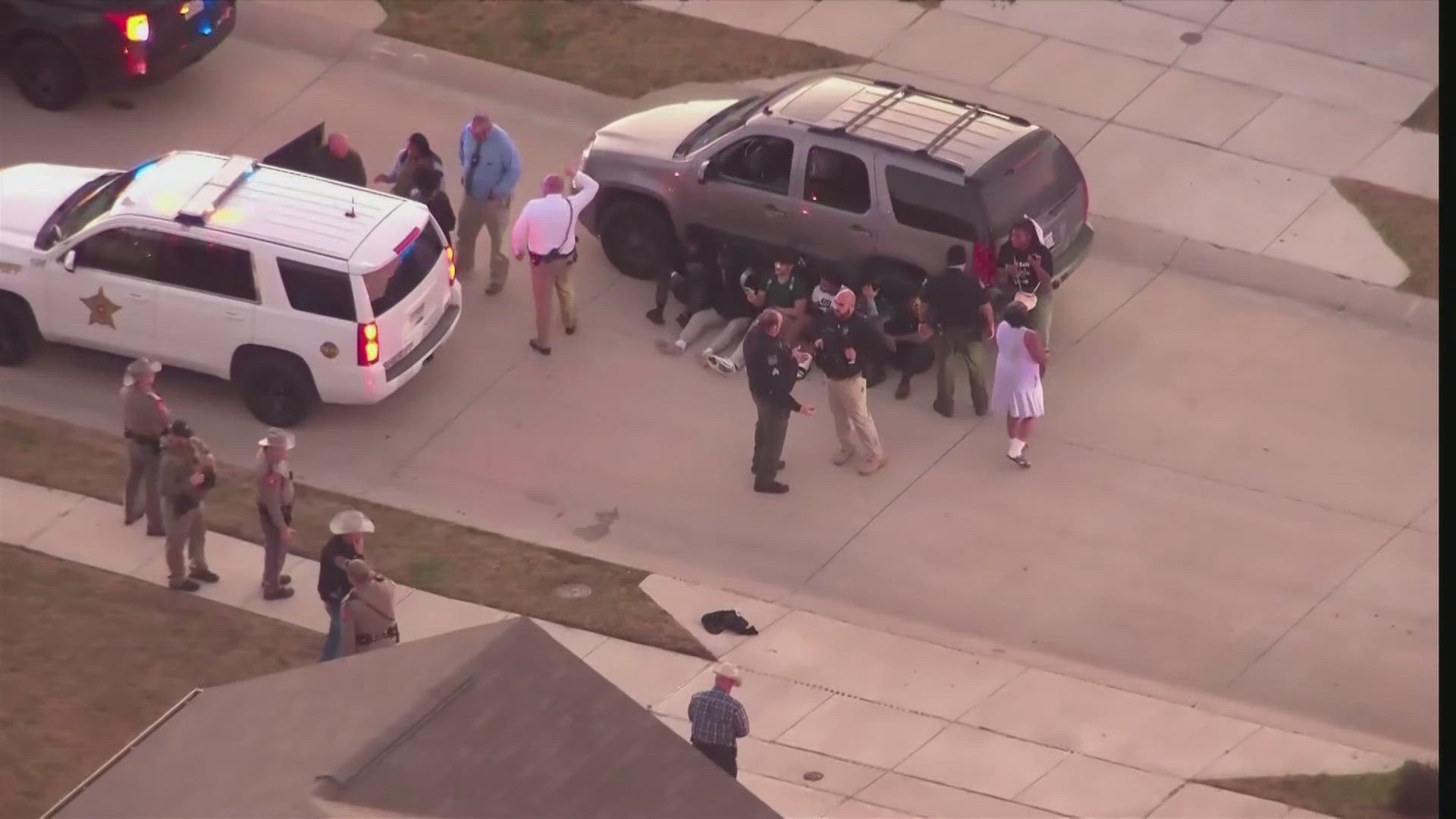 North Texas deputy injured while responding to a fight involving about ...