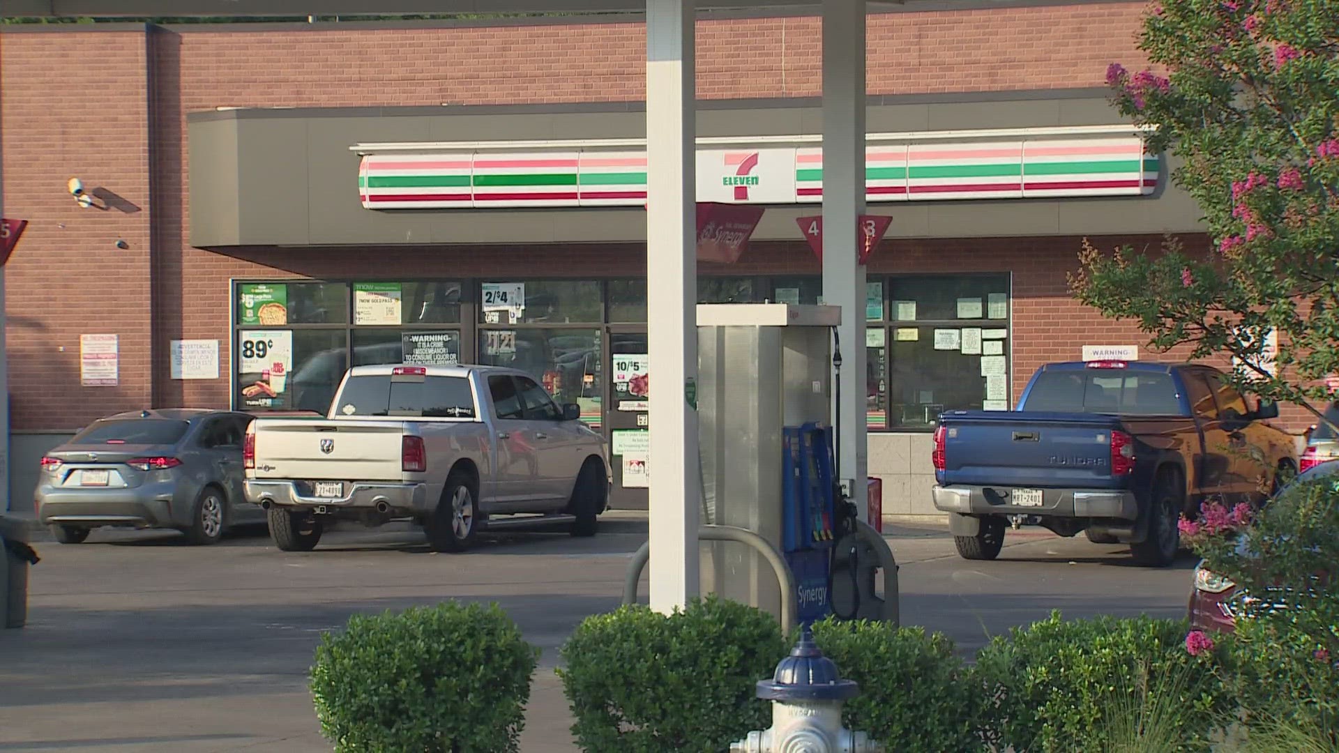 7-Eleven clerk shot, killed during robbery at Dallas store, police say ...