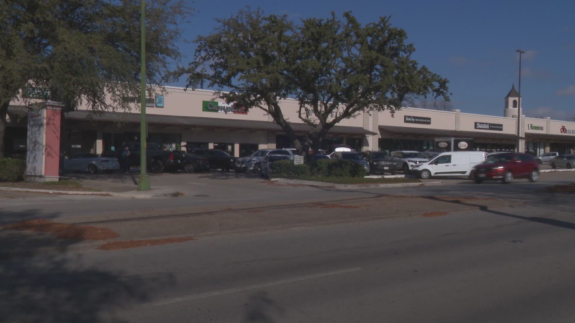 Decades-old Dallas pizza joint to reopen in new location 7 months after devastating fire